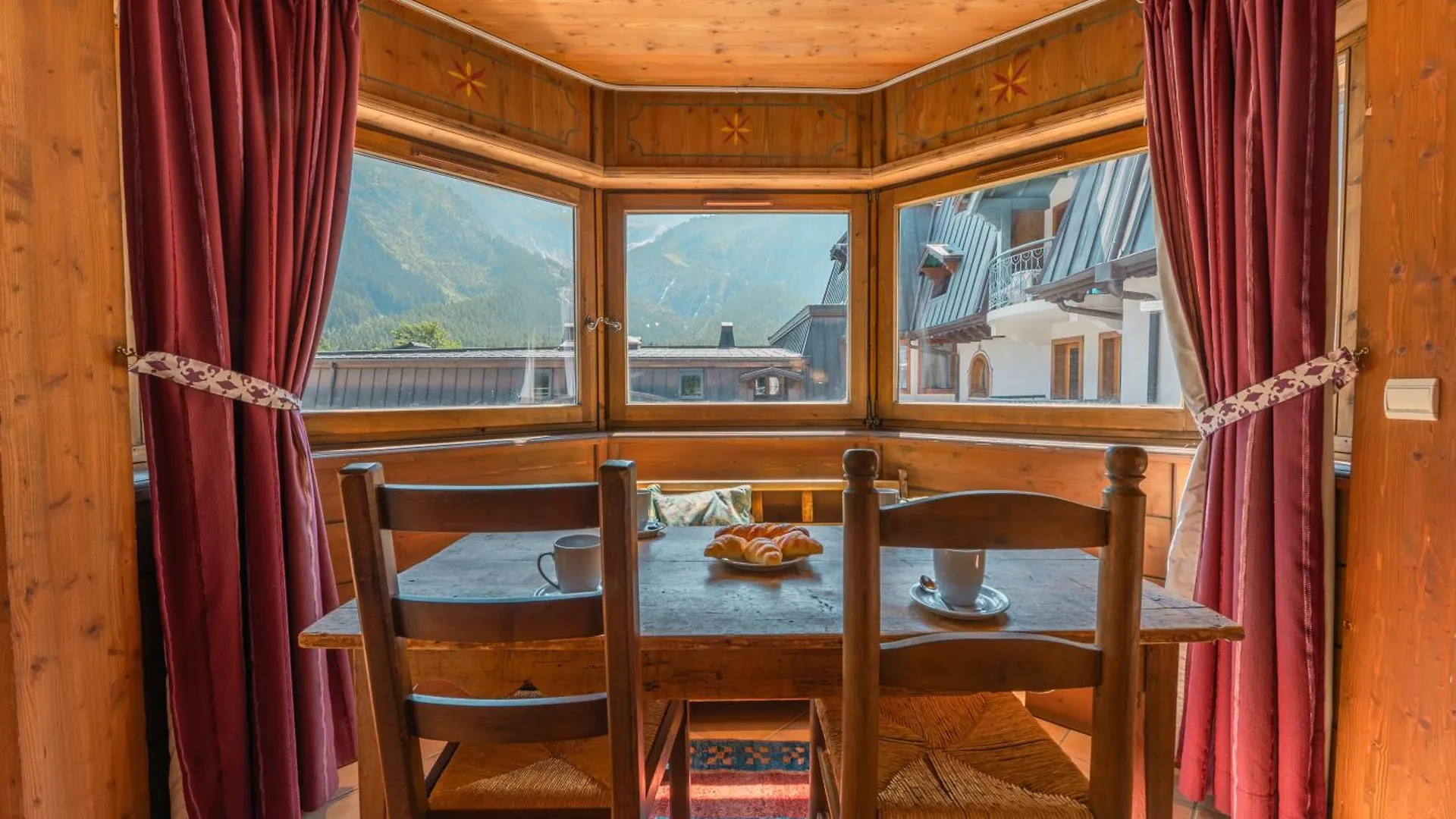 Apartment Residence Le Cristal - Mont Blanc 13 - Happy Rentals Chamonix France