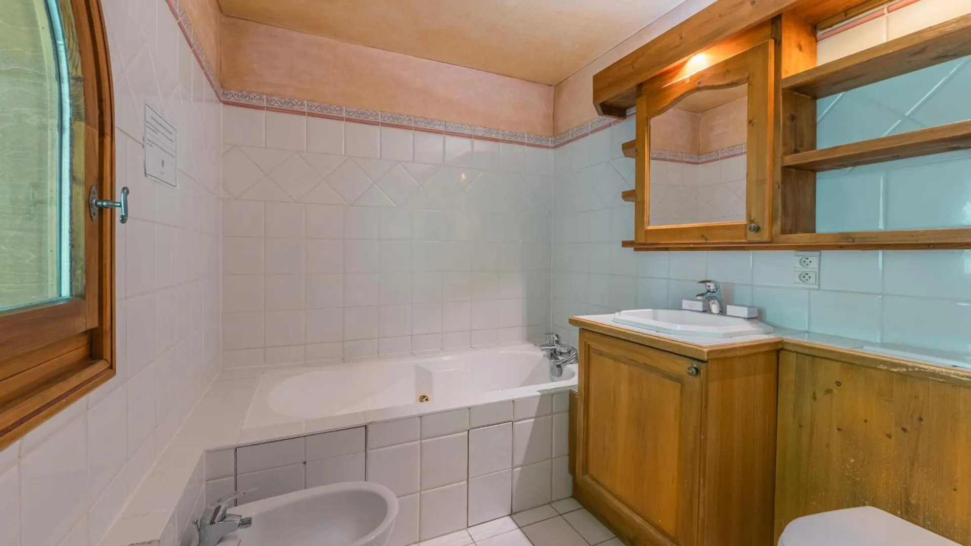 Residence Le Cristal - Mont Blanc 13 - Happy Rentals Chamonix Mont Blanc 0*,  Francia